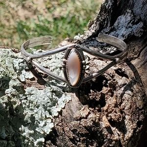 BJ 925 Southwestern Style Dainty Mother of Pearl Cuff Bracelet 6 1/2"